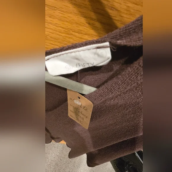 NWT Six / Fifty Women's Espresso V-Neck, Batwing Lightweight Sweater, S - Picture 3 of 5